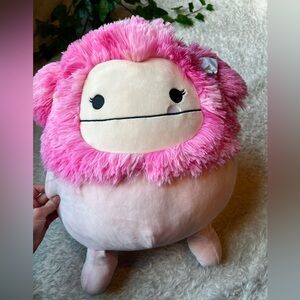 2022 Caparinne 16” pink Bigfoot Squishmallows